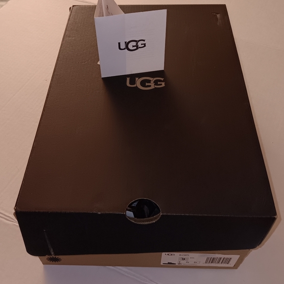 Ugg Mens Fluff It Slippers Size US 9 Black - NIB - Picture 10 of 10